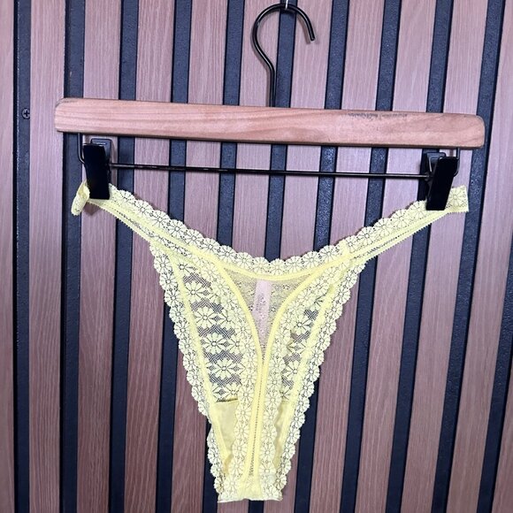 New Victoria's Secret Underwear Large Womens Yellow Lacey Flower String Thong - Picture 2 of 5